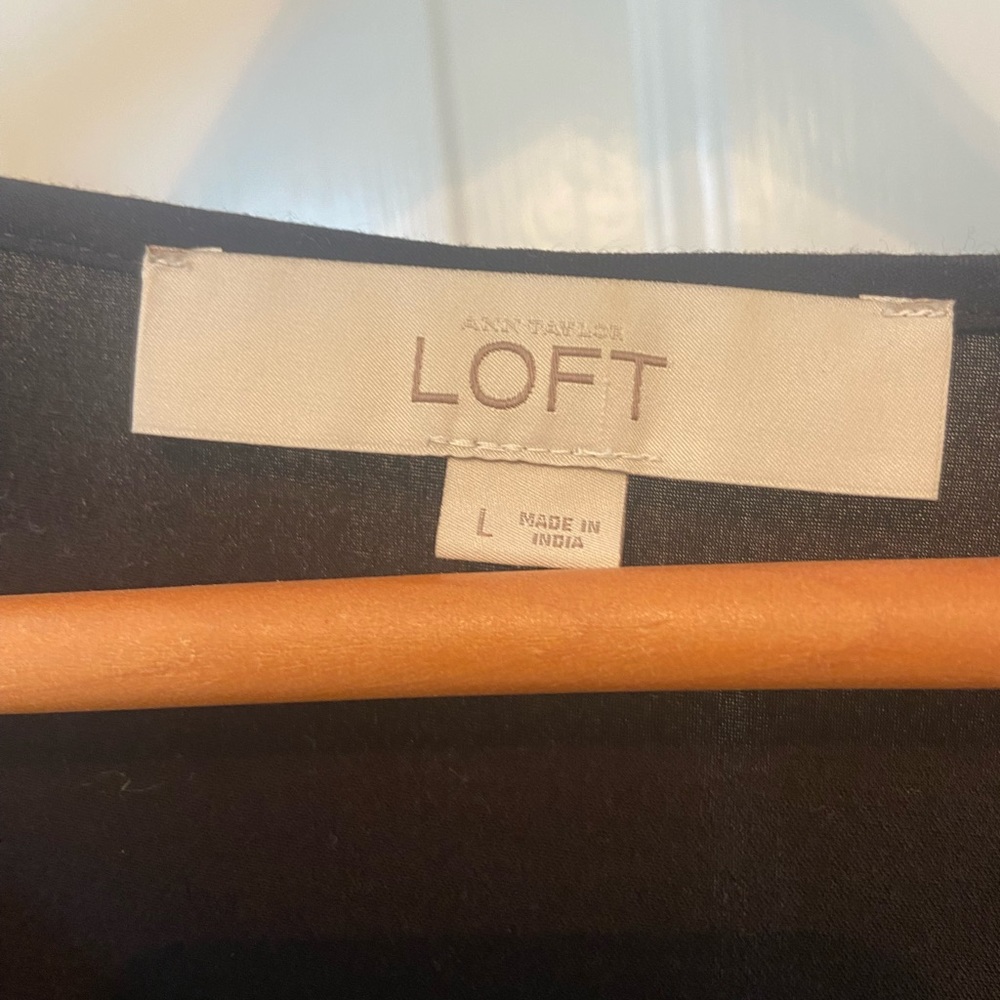 Ann Taylor L Black blouse - Picture 7 of 7